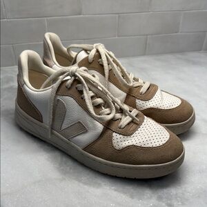 Veja Women's Tan and White Sneakers Size 40/8.5